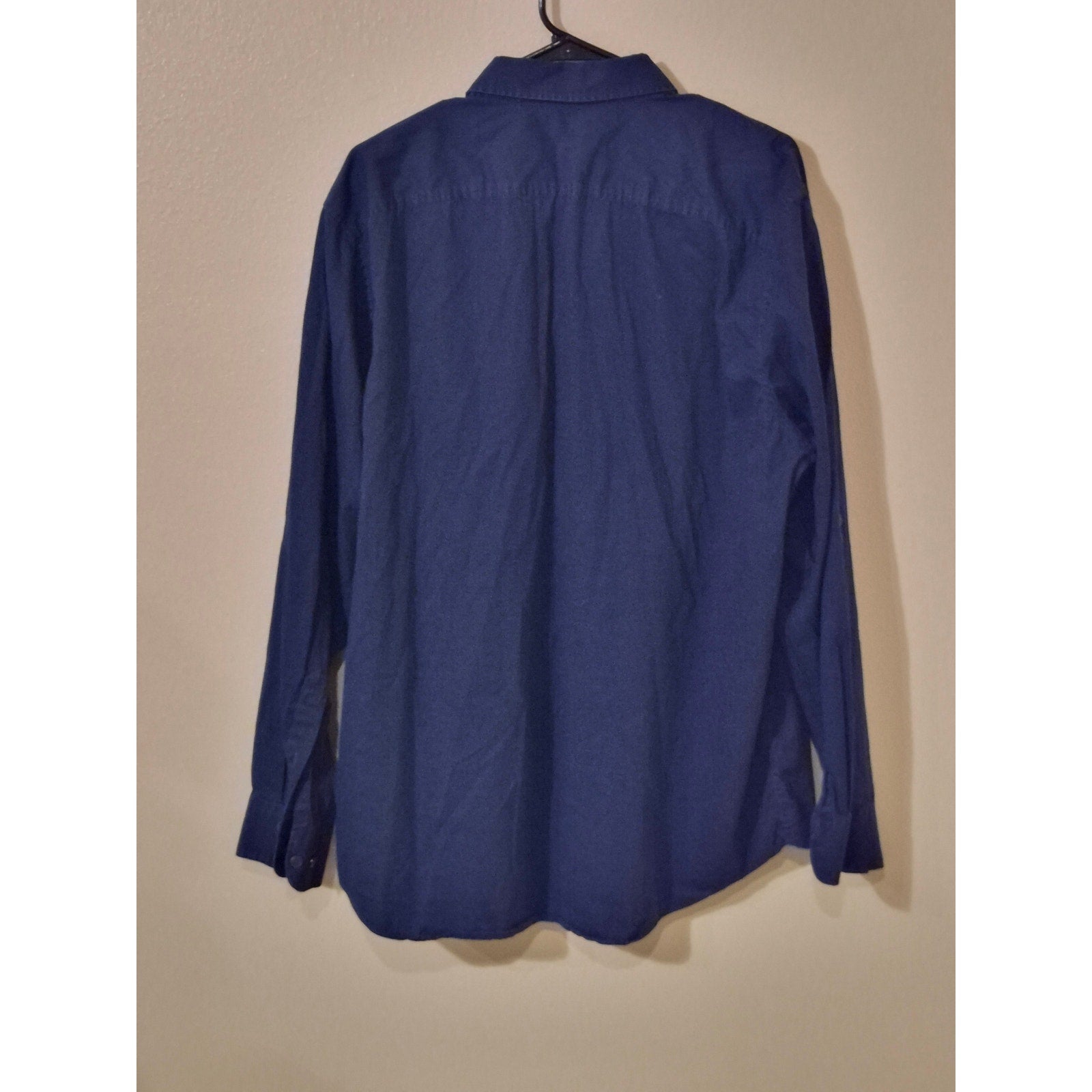 Murano Men's Corduroy Long Sleeve Button-Down