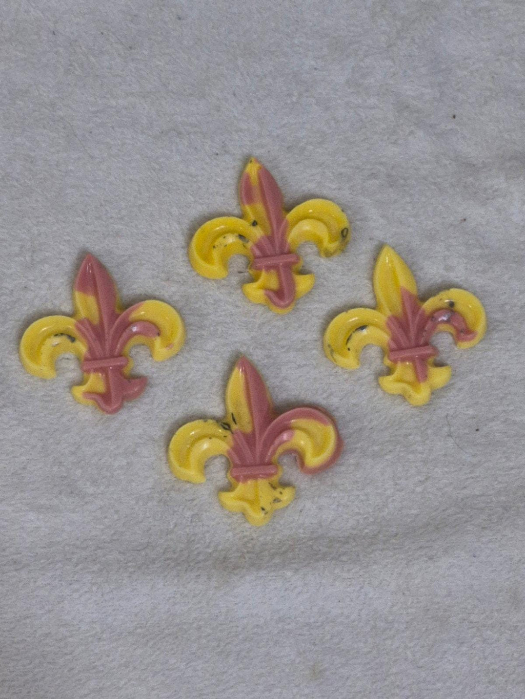 "Strawberry lemonade Fleur-de-Lis shaped wax melts, handmade scented wax melts by Delightful Homemade Things"