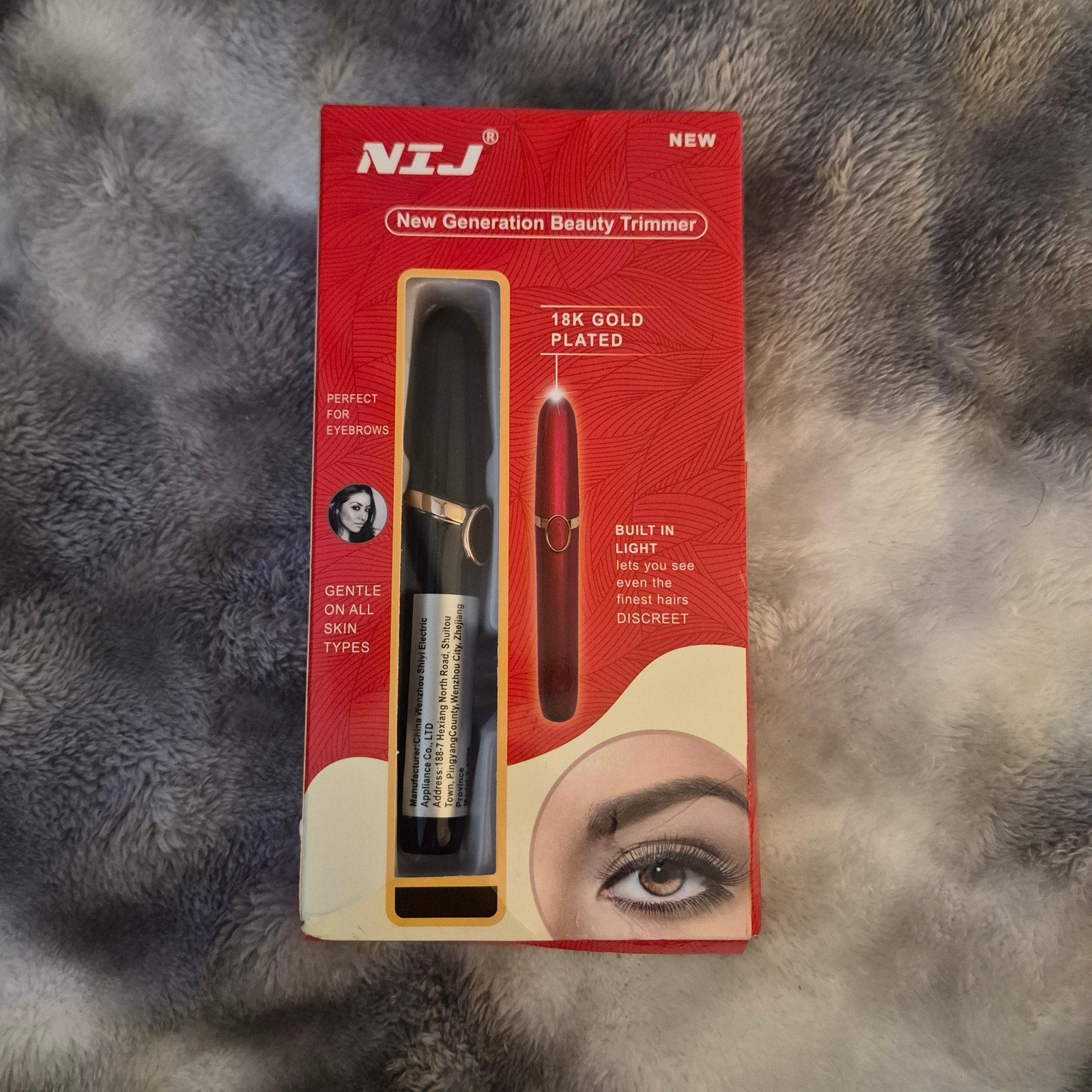 Glow & Groom 4-Pc Beauty Set, eyeliner, collagen cream, hair stick and trimmer