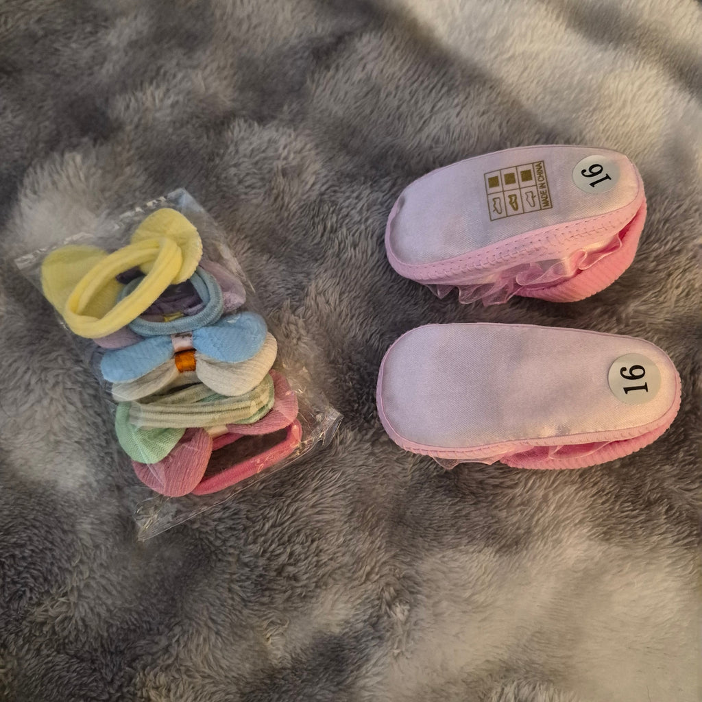 Baby Shoes and Bows, Girl