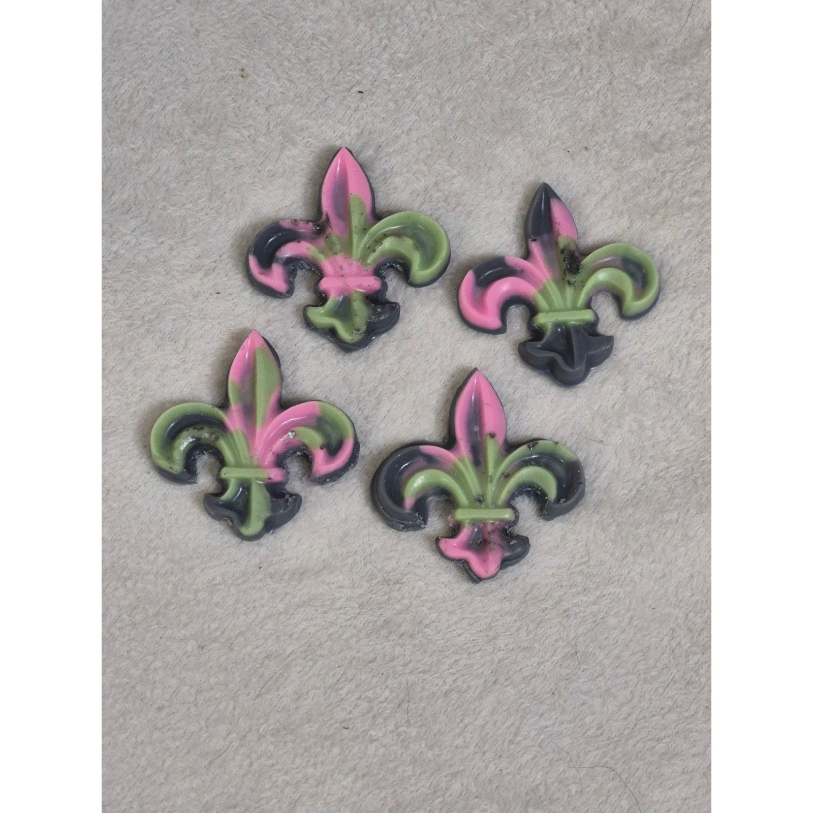 Smell the Rainbow Fleur-de-Lis Wax Melts – Fruit Medley