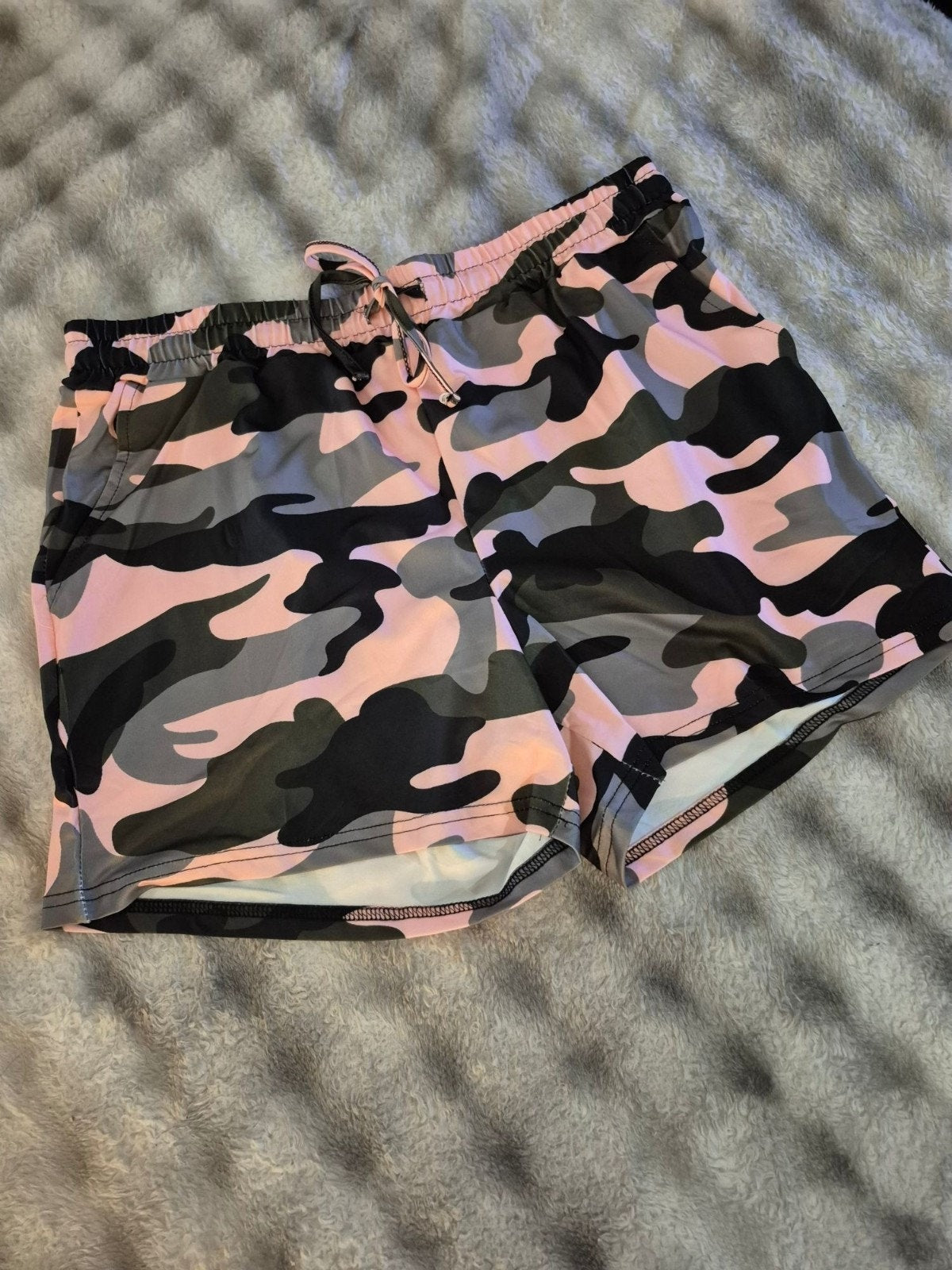 Womens Pink & Gray Camouflage Shorts XL