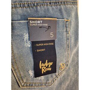 Womens Distressed Shorts, Size 5